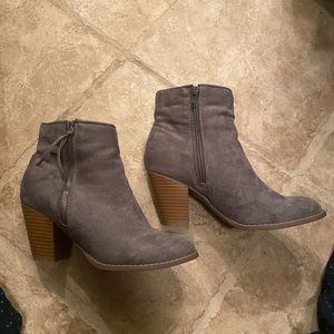 COPY - Size 8 Diba booties